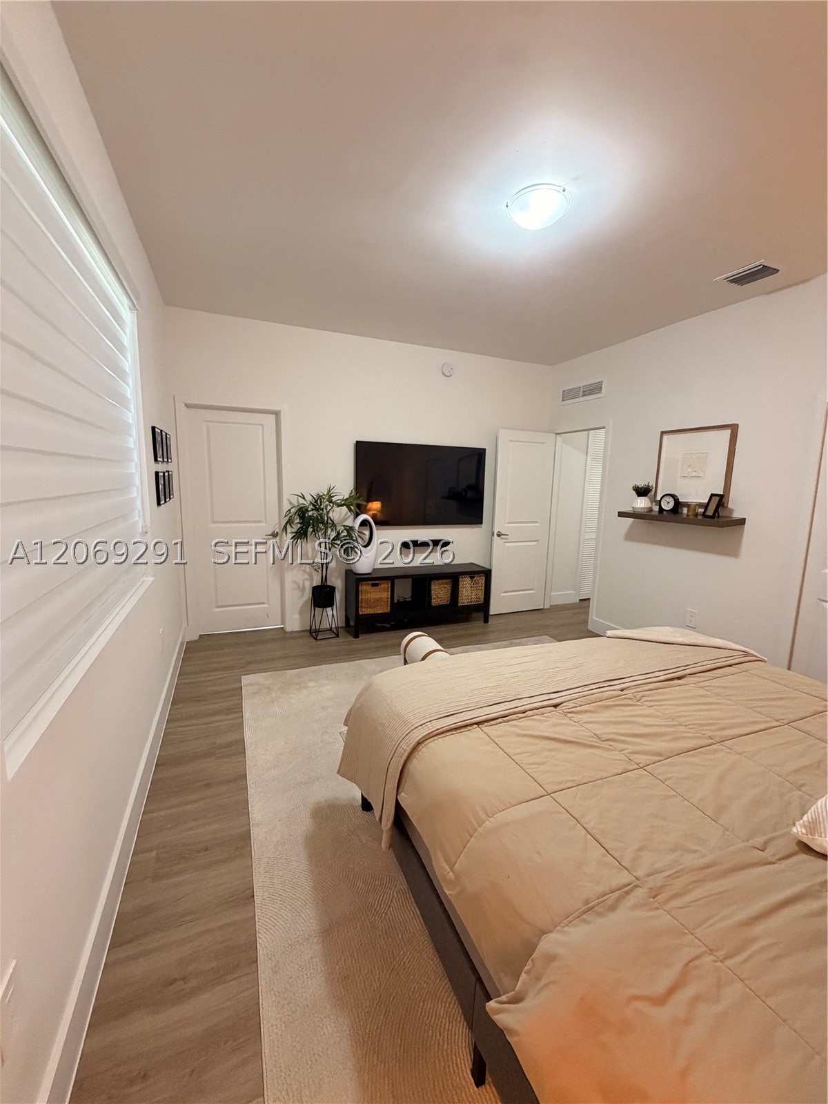 A12069291 Property Photo 17