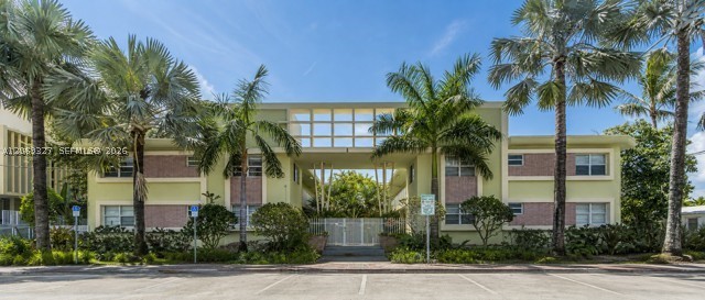 350 S Shore Dr 15 Property Photo 1