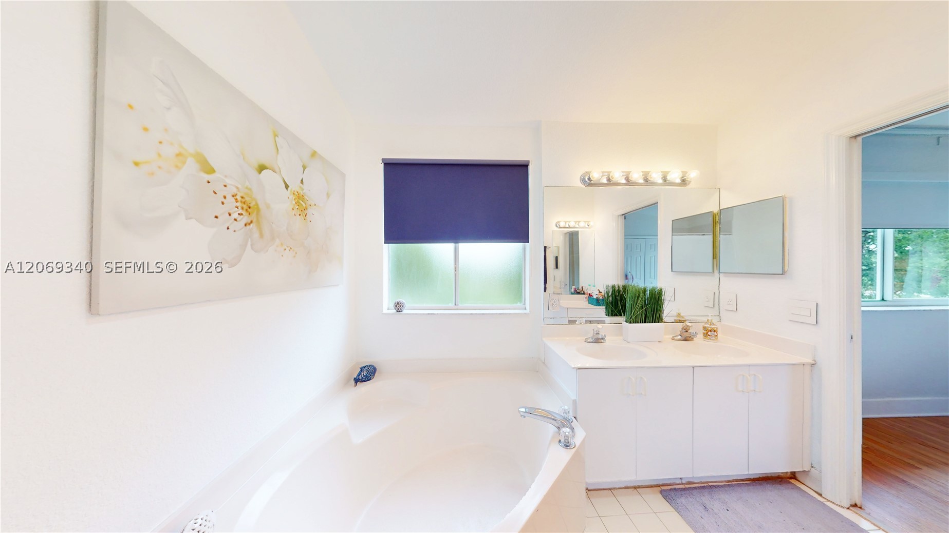 A12069340 Property Photo 23