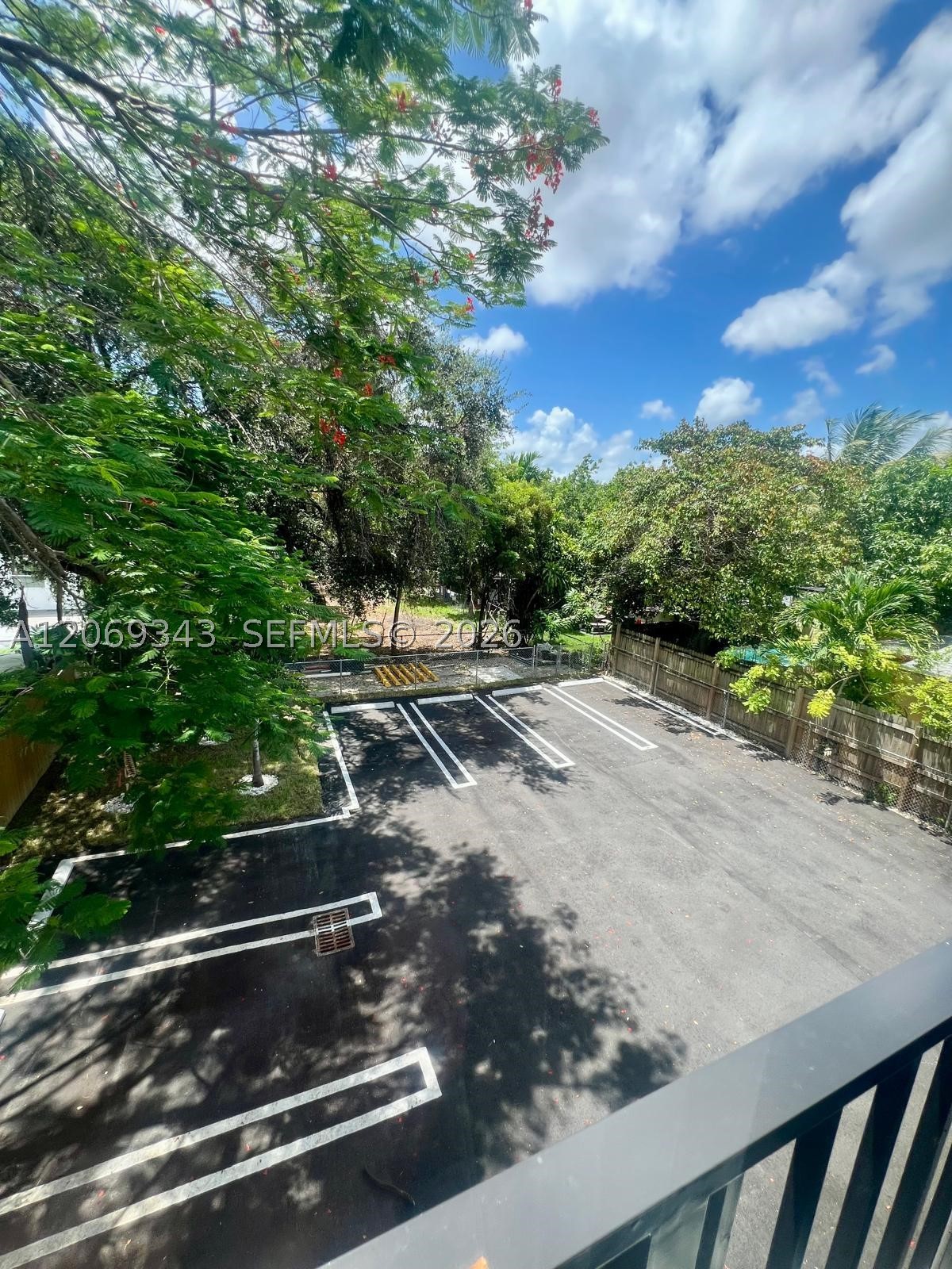 1860 Nw 19th St 202 Property Photo 15