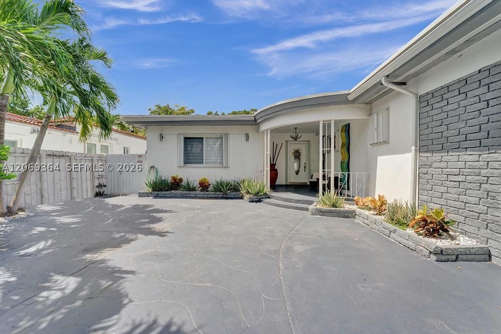 1750 71st St Property Photo 9