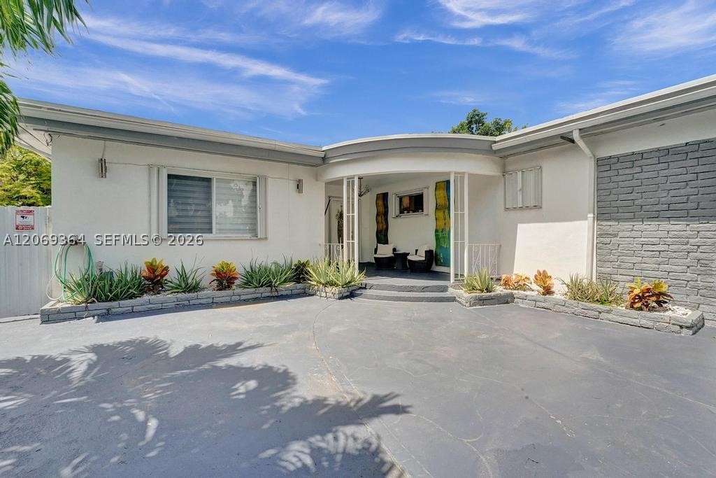 1750 71st St Property Photo 10