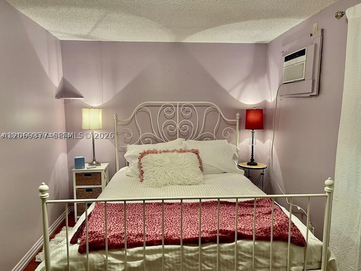2411 Hayes St Property Photo 7