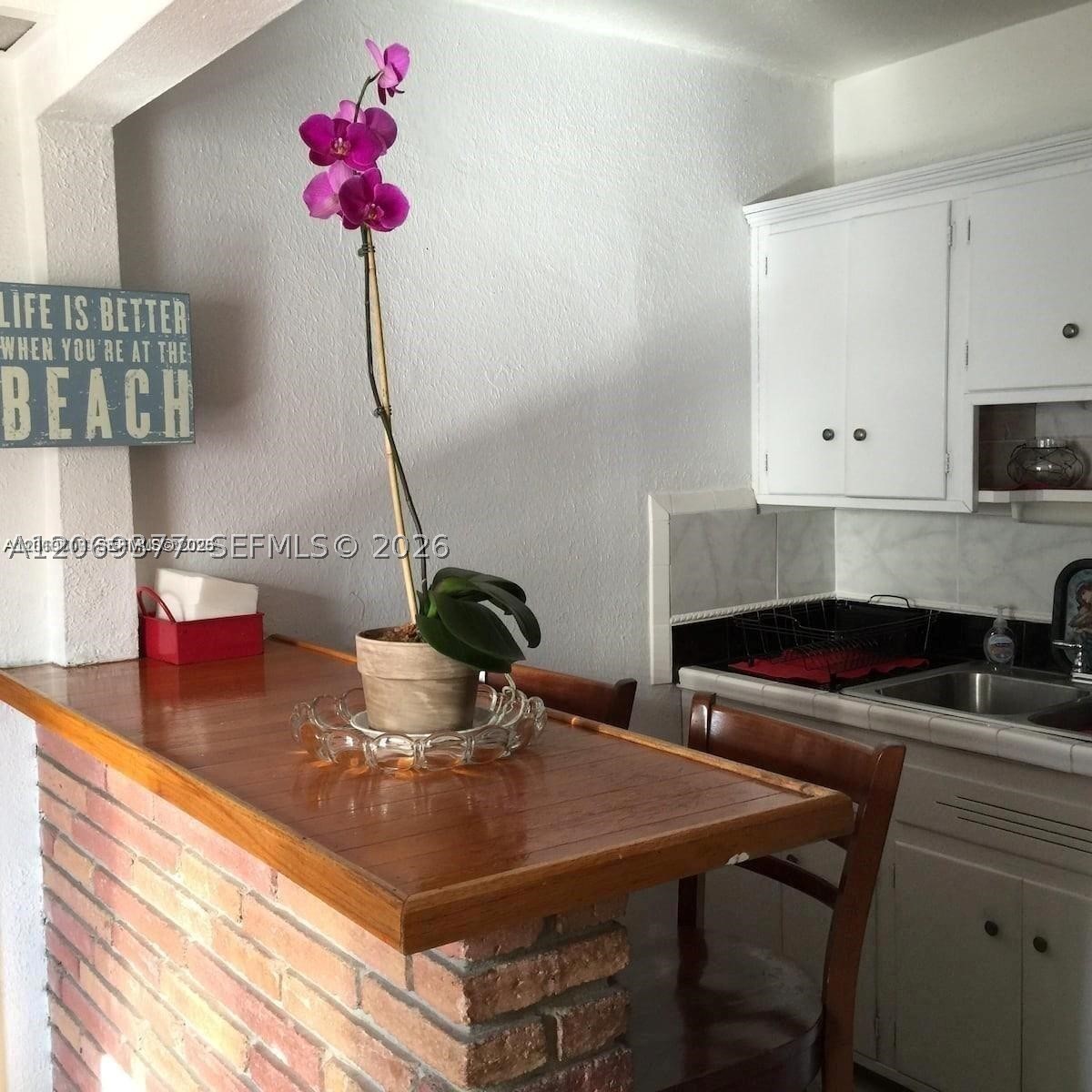 2411 Hayes St Property Photo 8