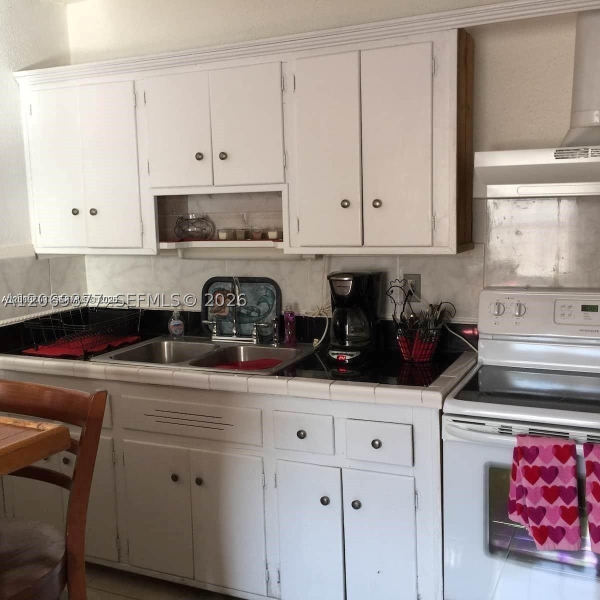 2411 Hayes St Property Photo 9