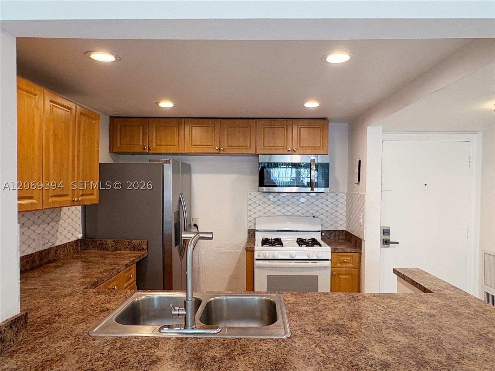2175 Ne 170th St 104 Property Photo 6
