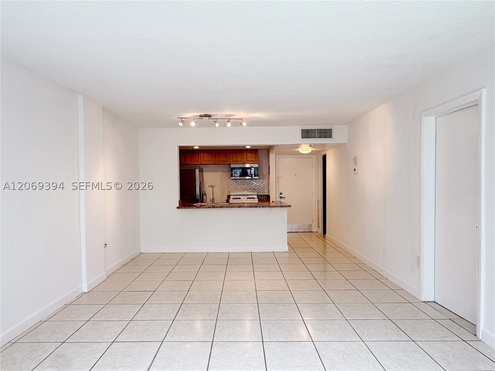 2175 Ne 170th St 104 Property Photo 12