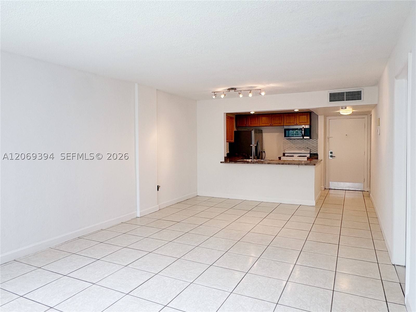 2175 Ne 170th St 104 Property Photo 13