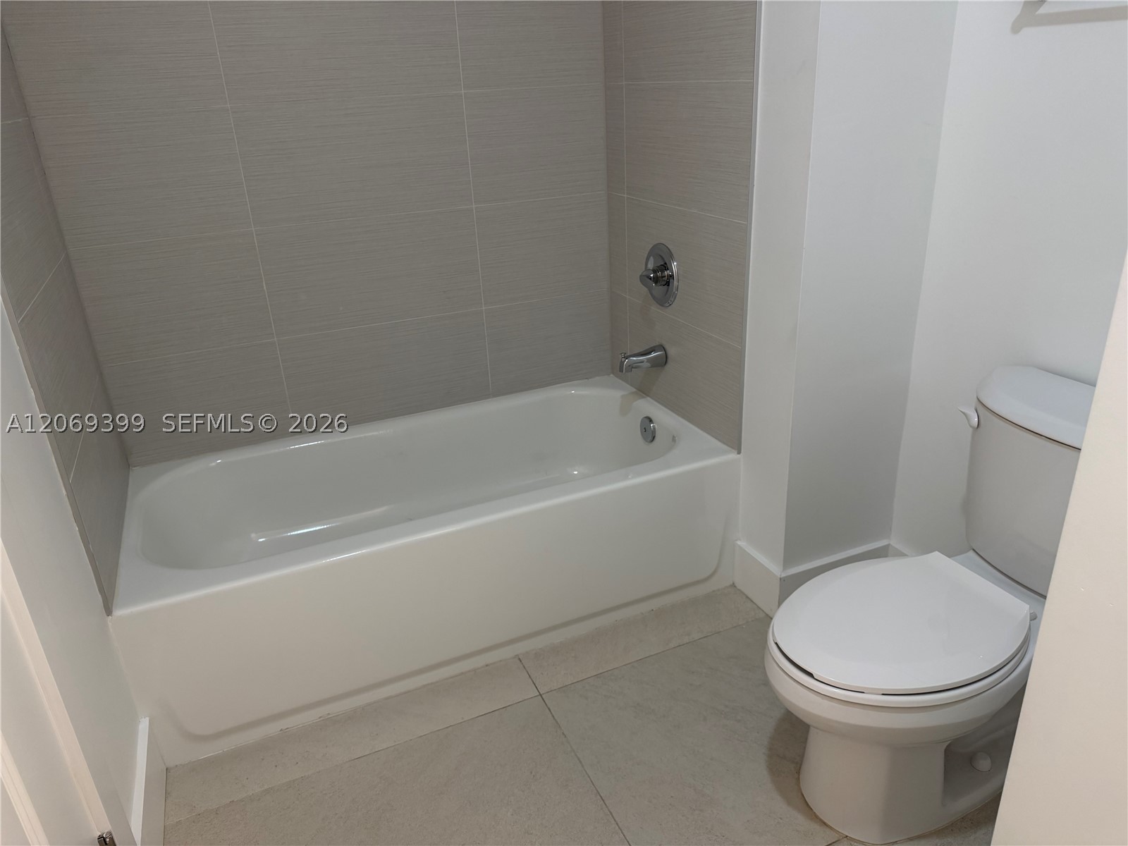 2641 Nw 24th Ct 203 Property Photo 10