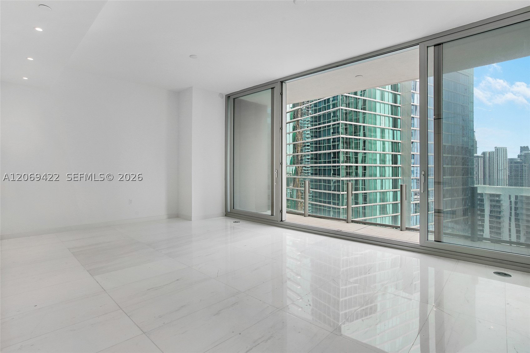 300 Biscayne Boulevard Way 3108 Property Photo 2