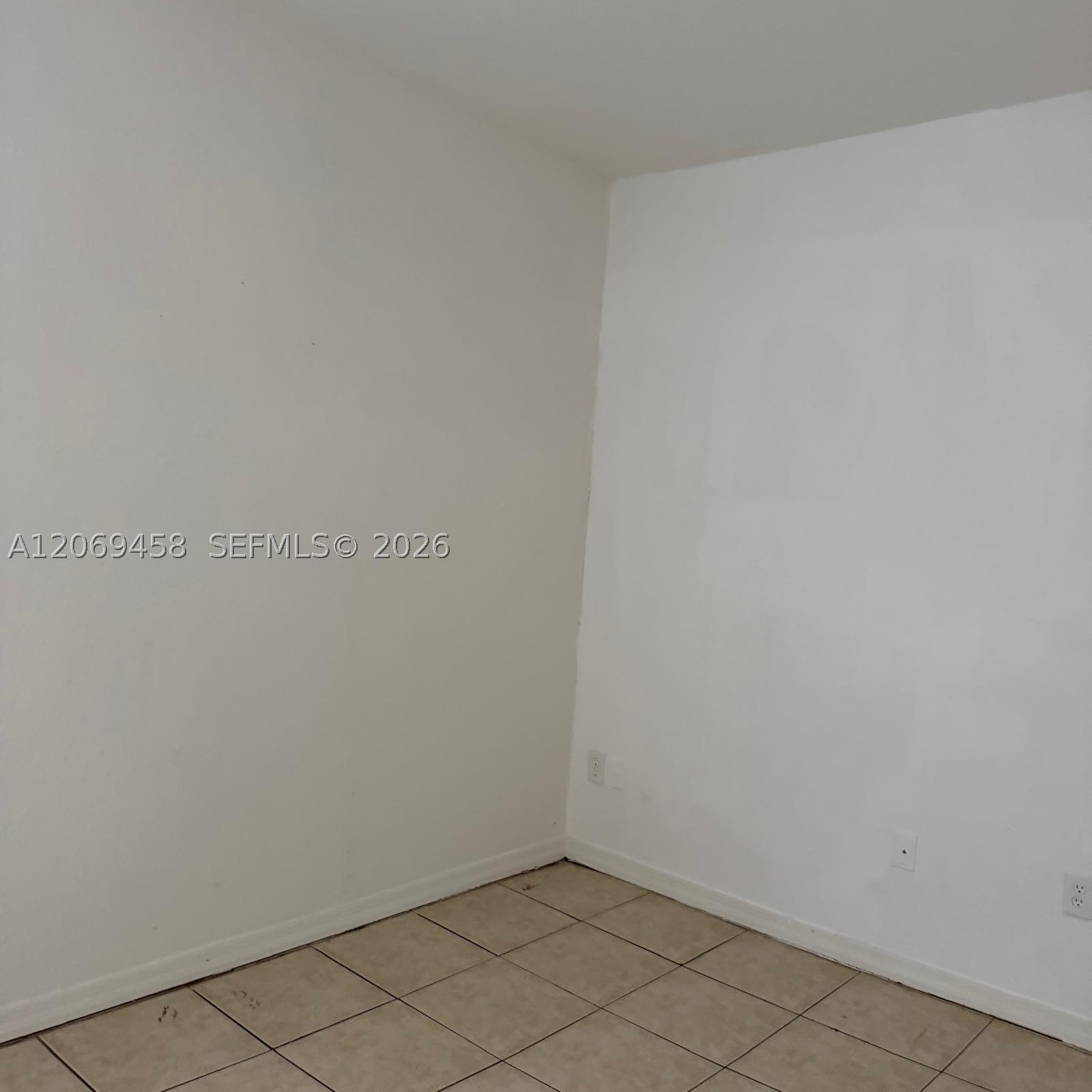 1021 Nw 3rd St 208 Property Photo 3