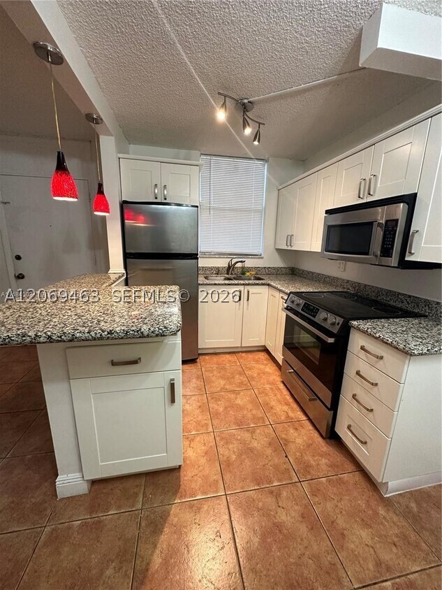 1801 S Treasure Dr 112 Property Photo 1