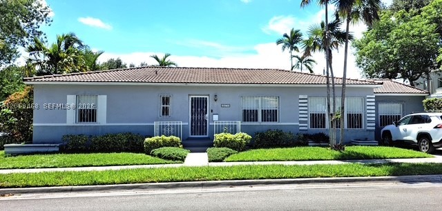 2470 Sw 23rd Ave Property Photo 2