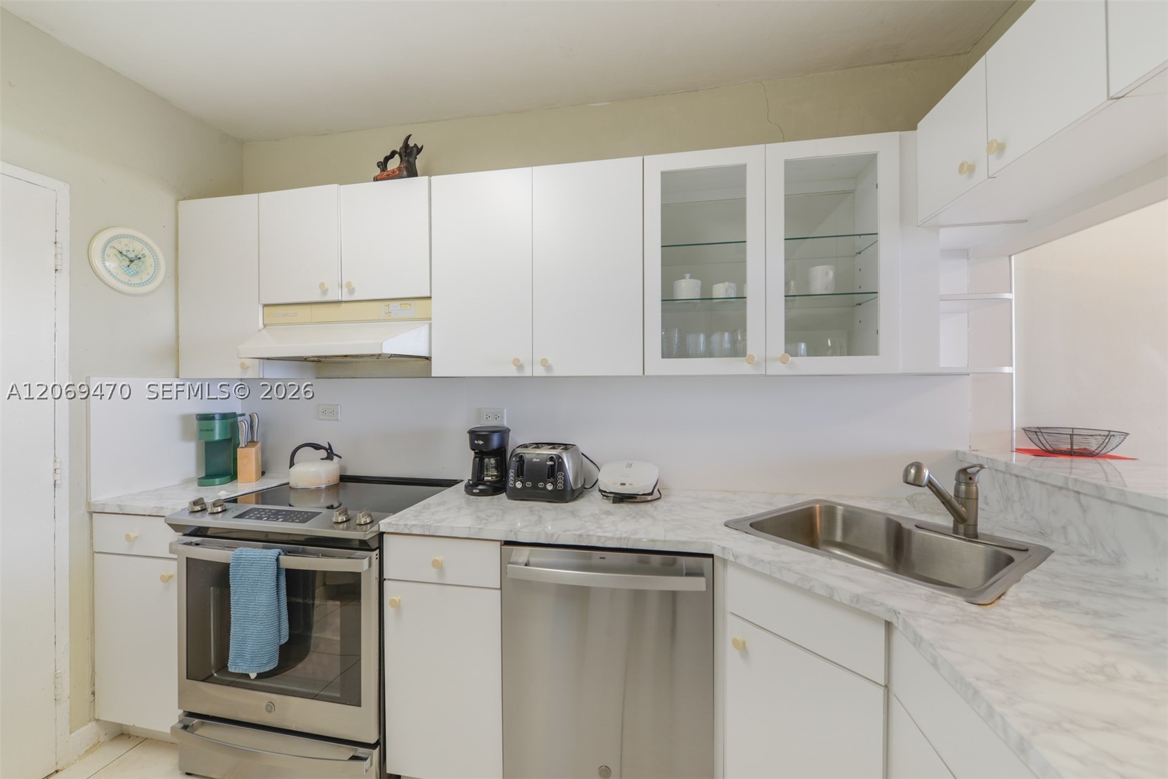 5601 Collins Ave 512 Property Photo 10