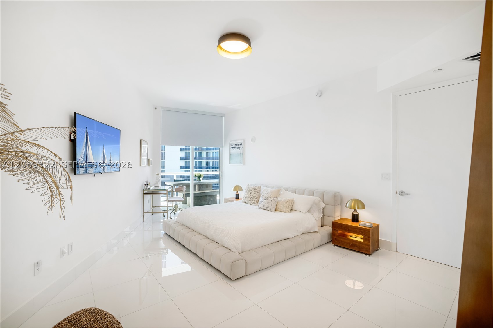 15901 Collins Ave 707 Property Photo 14