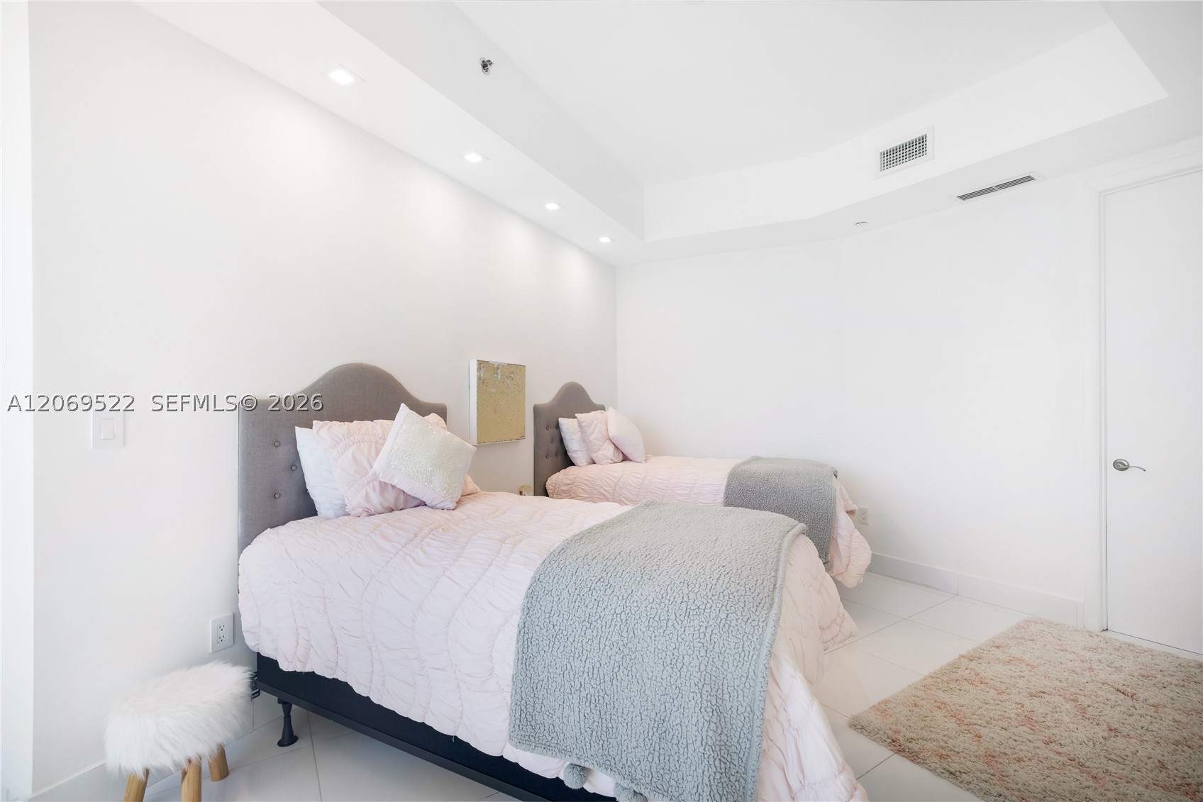 15901 Collins Ave 707 Property Photo 18
