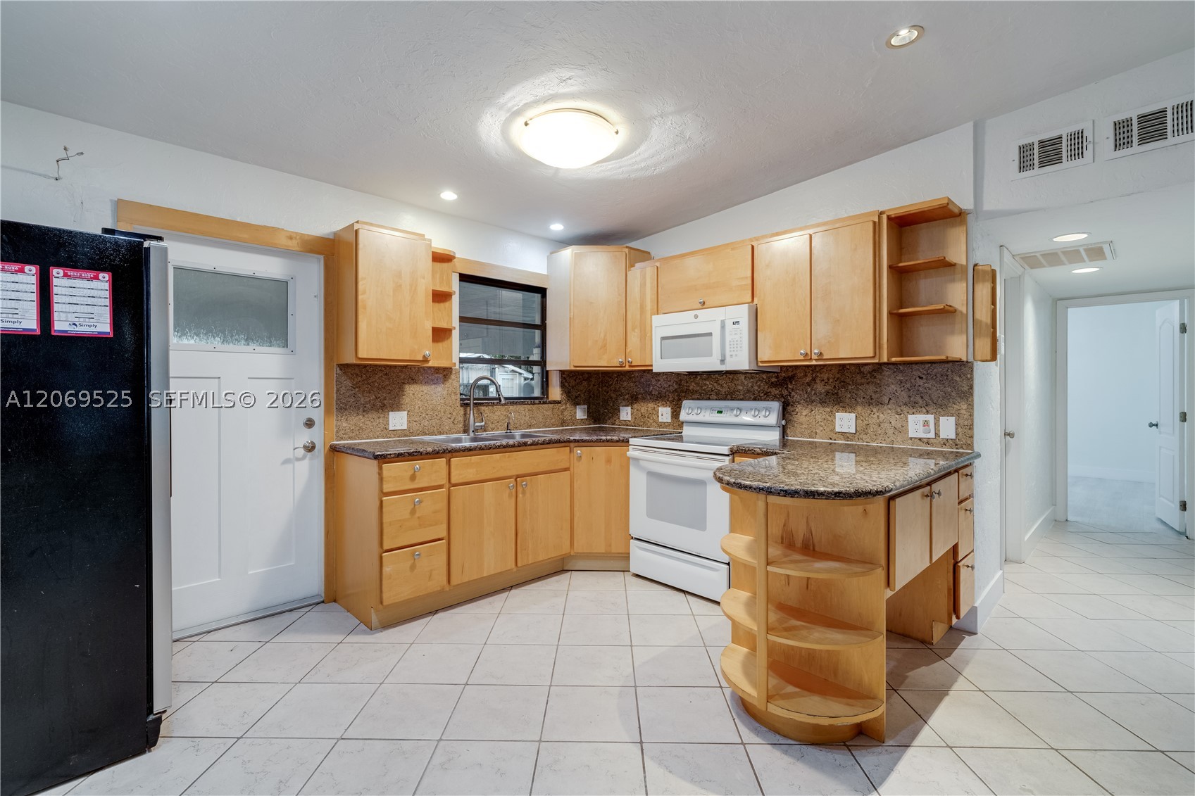 5677 Maypop Rd Property Photo 6