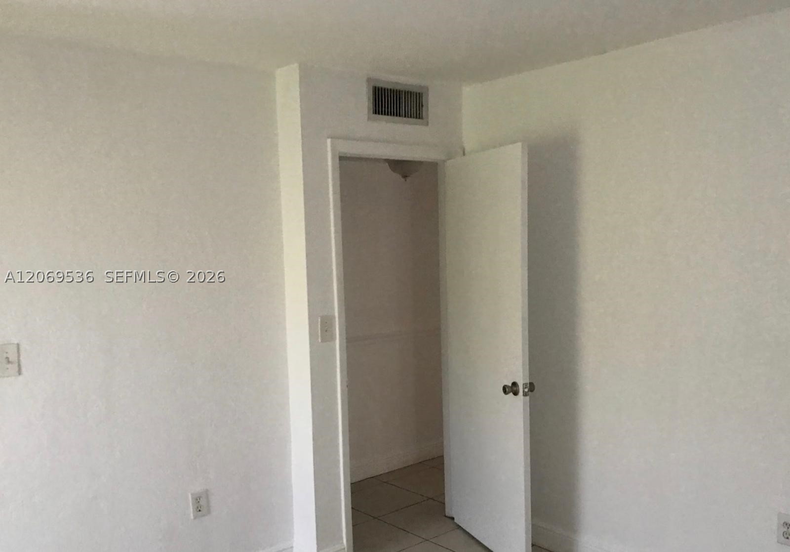 9445 Sw 76th St U1 Property Photo 8