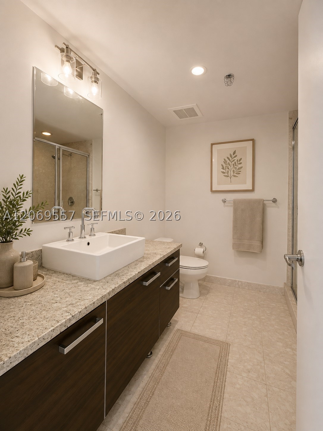 185 Sw 7th St 4100 Property Photo 2