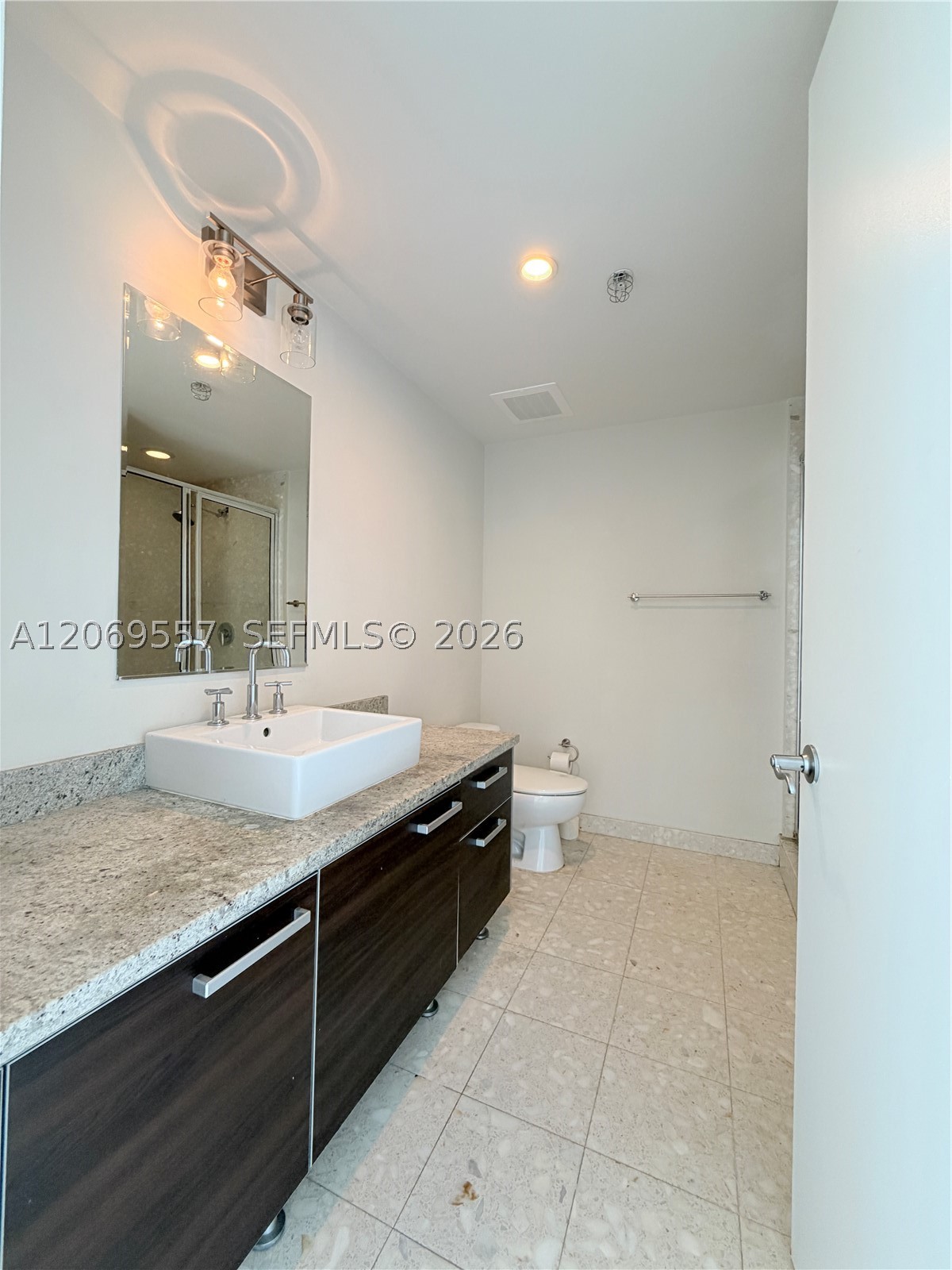 185 Sw 7th St 4100 Property Photo 6