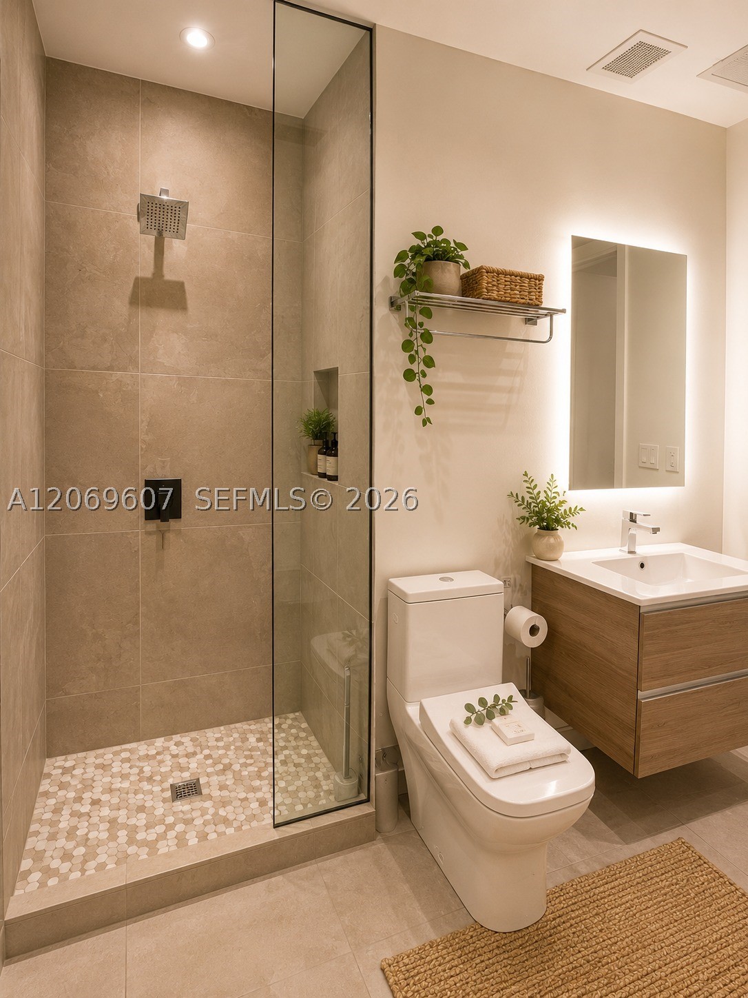 229 Sw 9th St 604 Property Photo 3