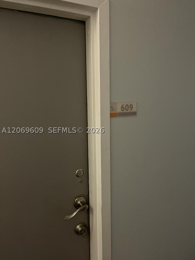 2020 Ne 135th St 609 Property Photo 3