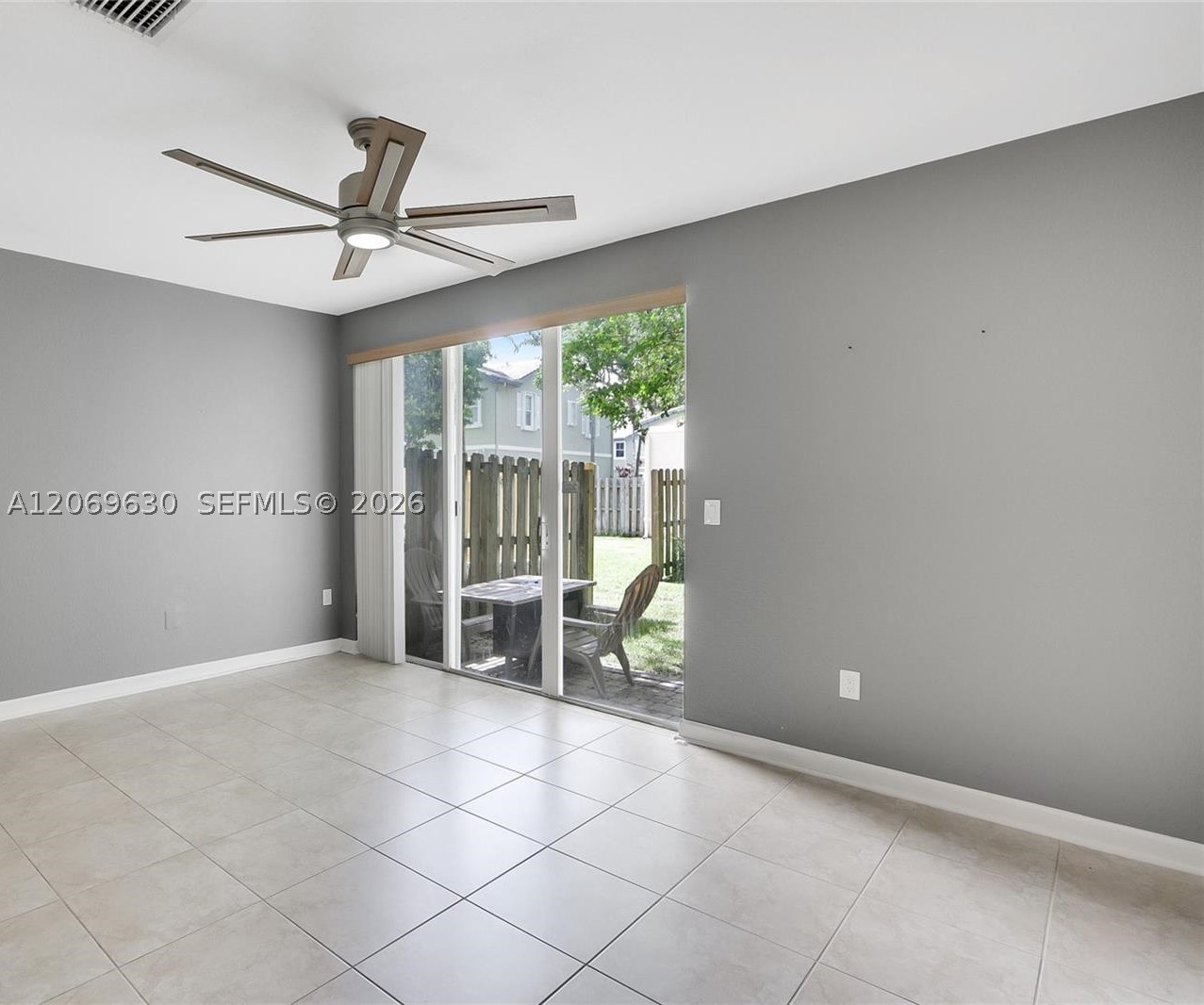 2928 Se 2nd St 3 Property Photo 10