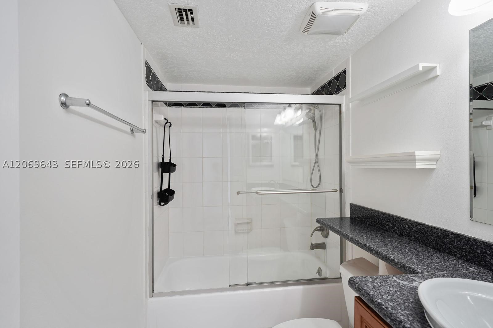 185 Lakeview Dr 201 Property Photo 25