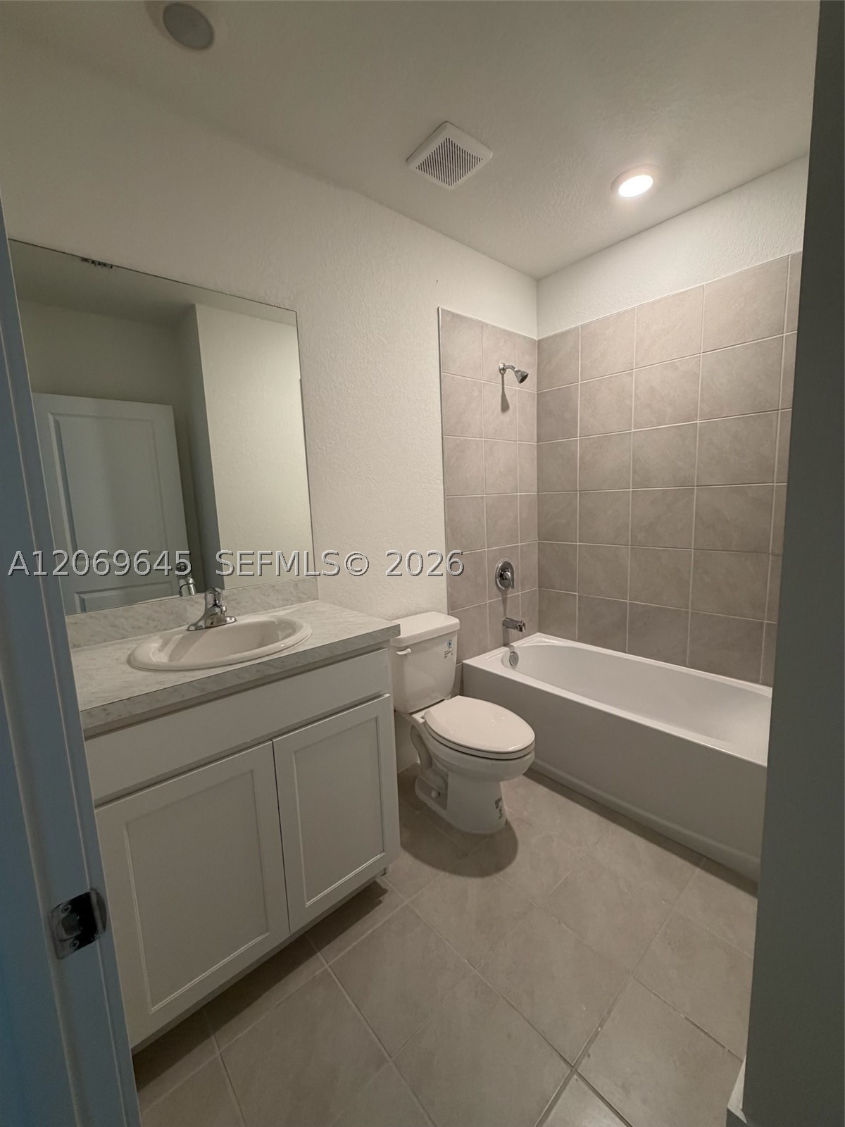 1432 Ne 4th Ave 0 Property Photo 11