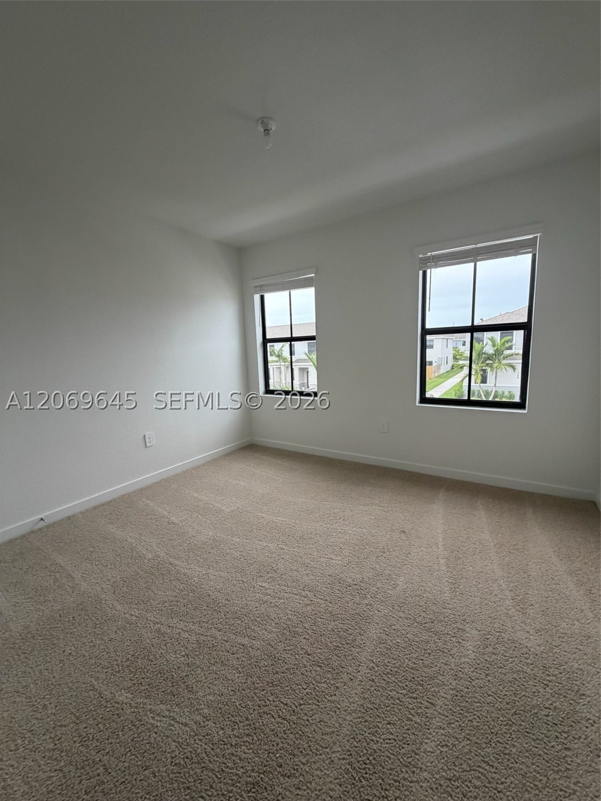 1432 Ne 4th Ave 0 Property Photo 12