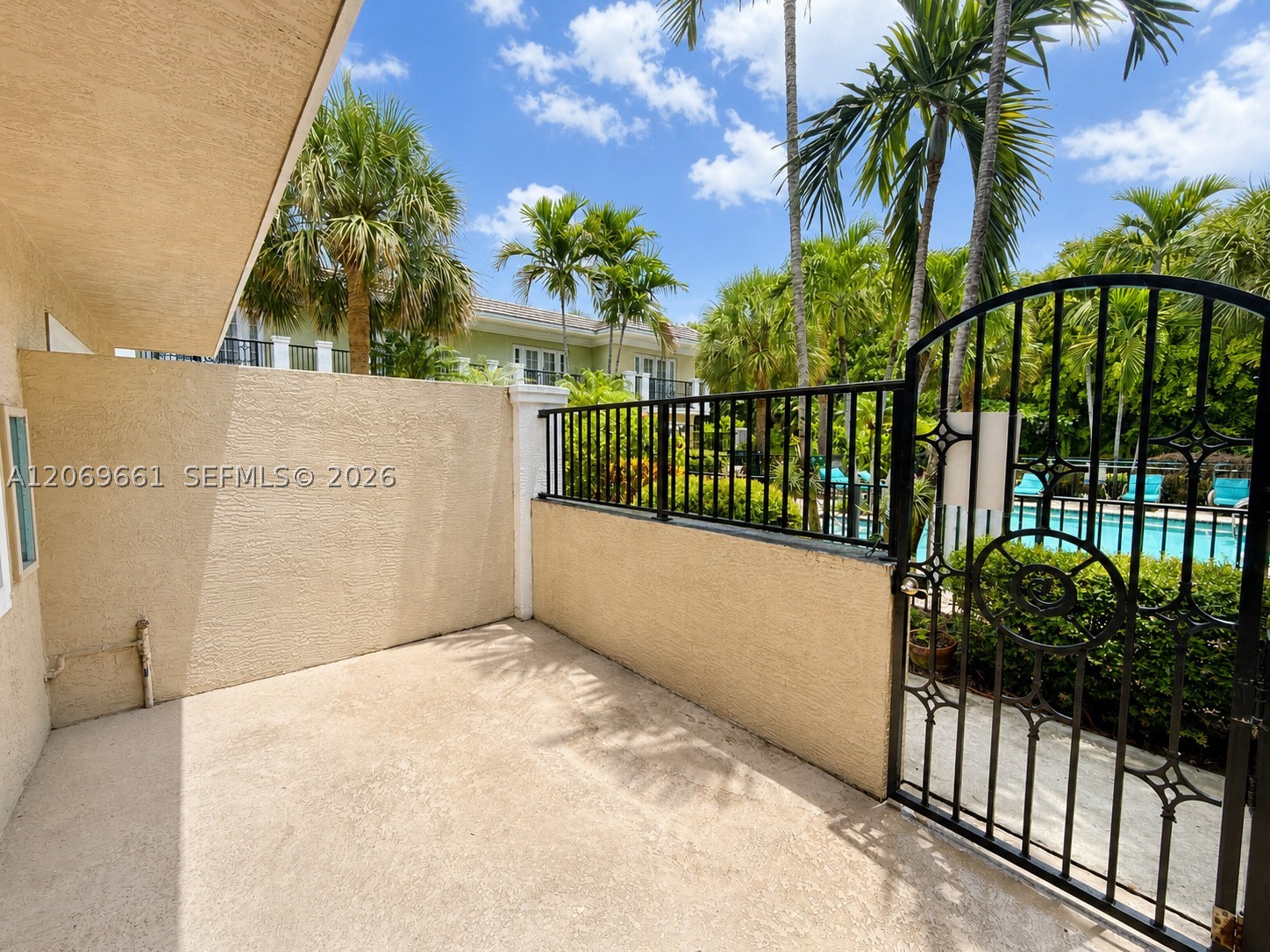 1000 Palm Trl 3 Property Photo 1
