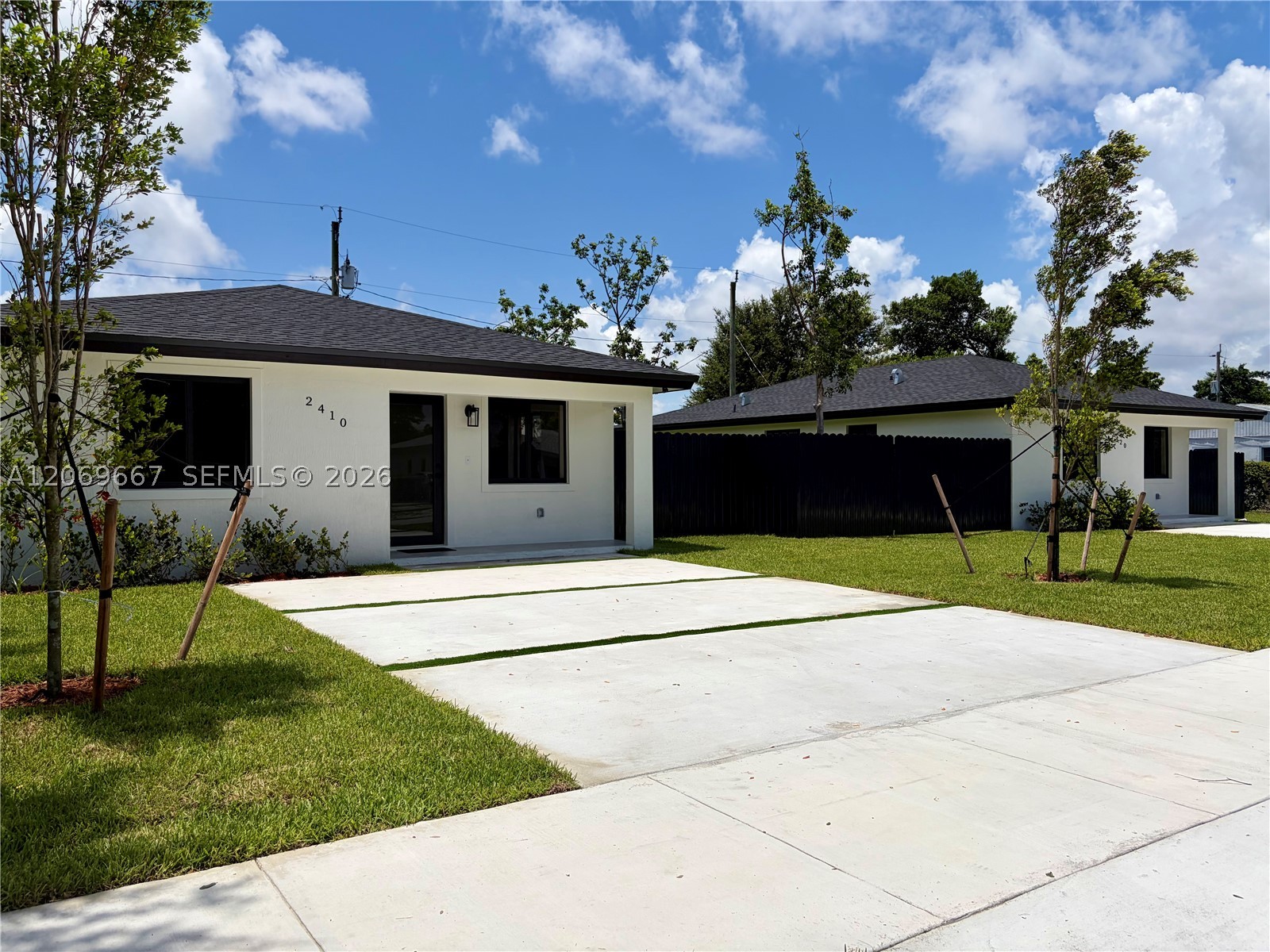 2420 Nw 154th St . Property Photo 5