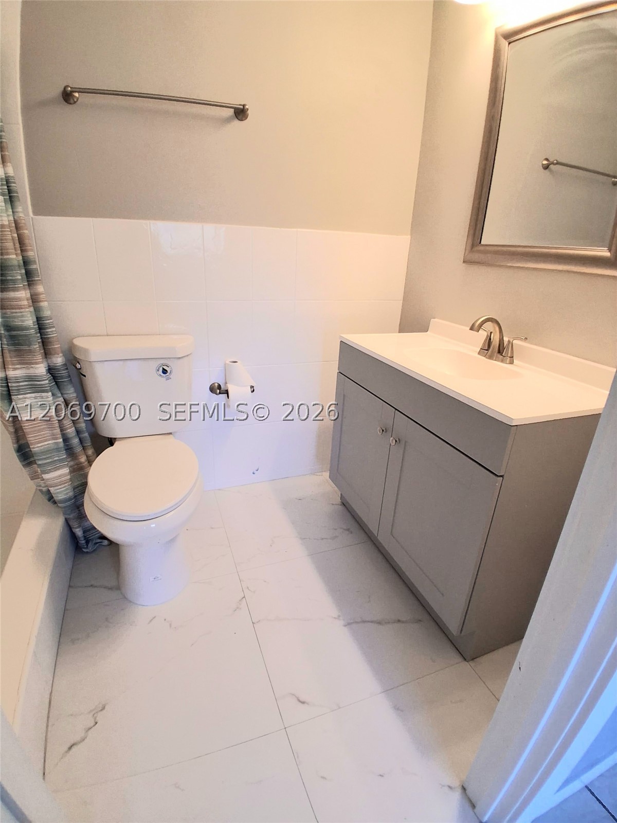 2770 W 60th Pl 201 Property Photo 5