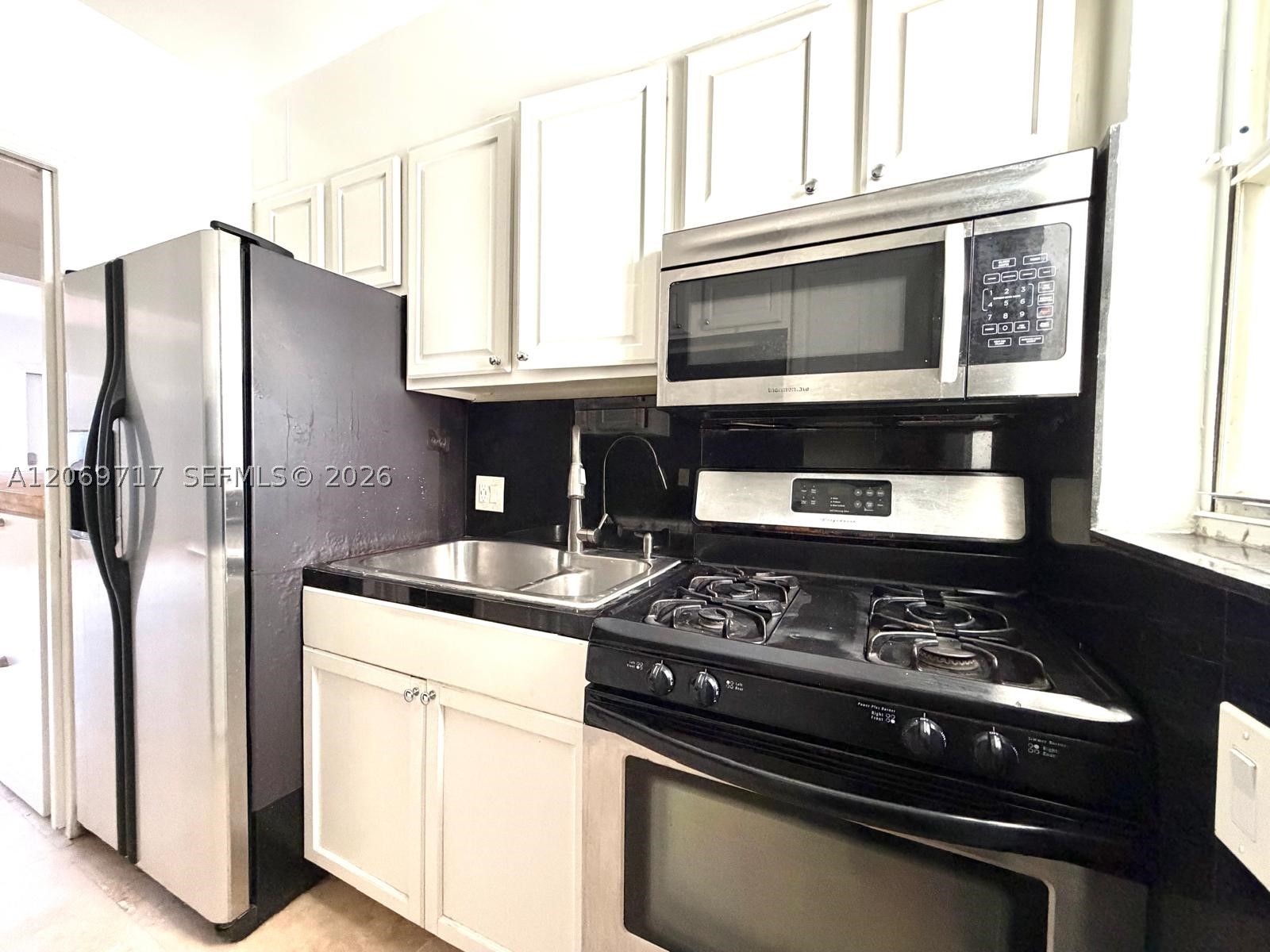 1239 Marseille Dr 2 Property Photo 5