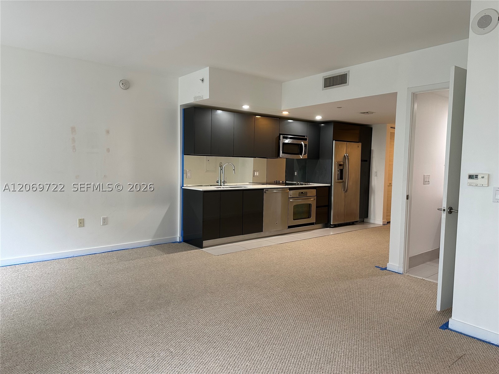 31 SE 6th St 405 Property Photo 1