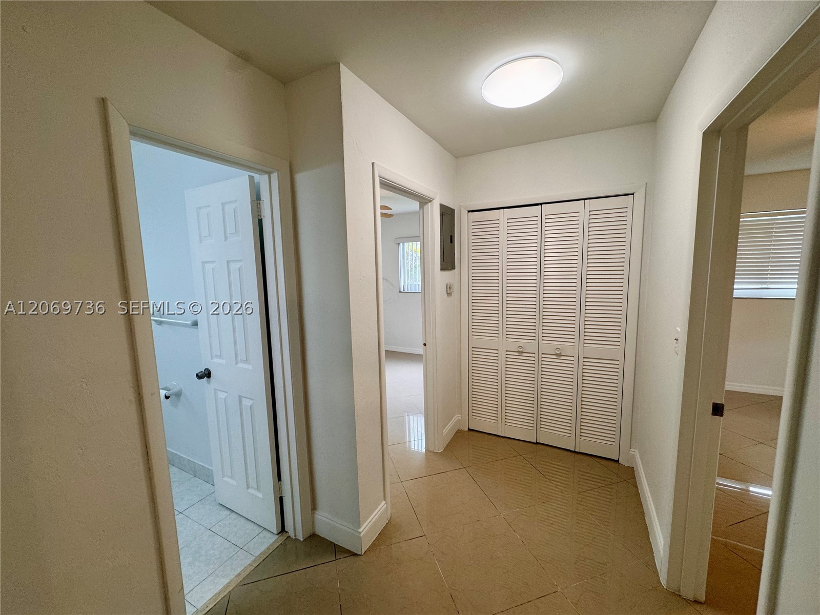 4720 Sw 25th Ter Property Photo 7