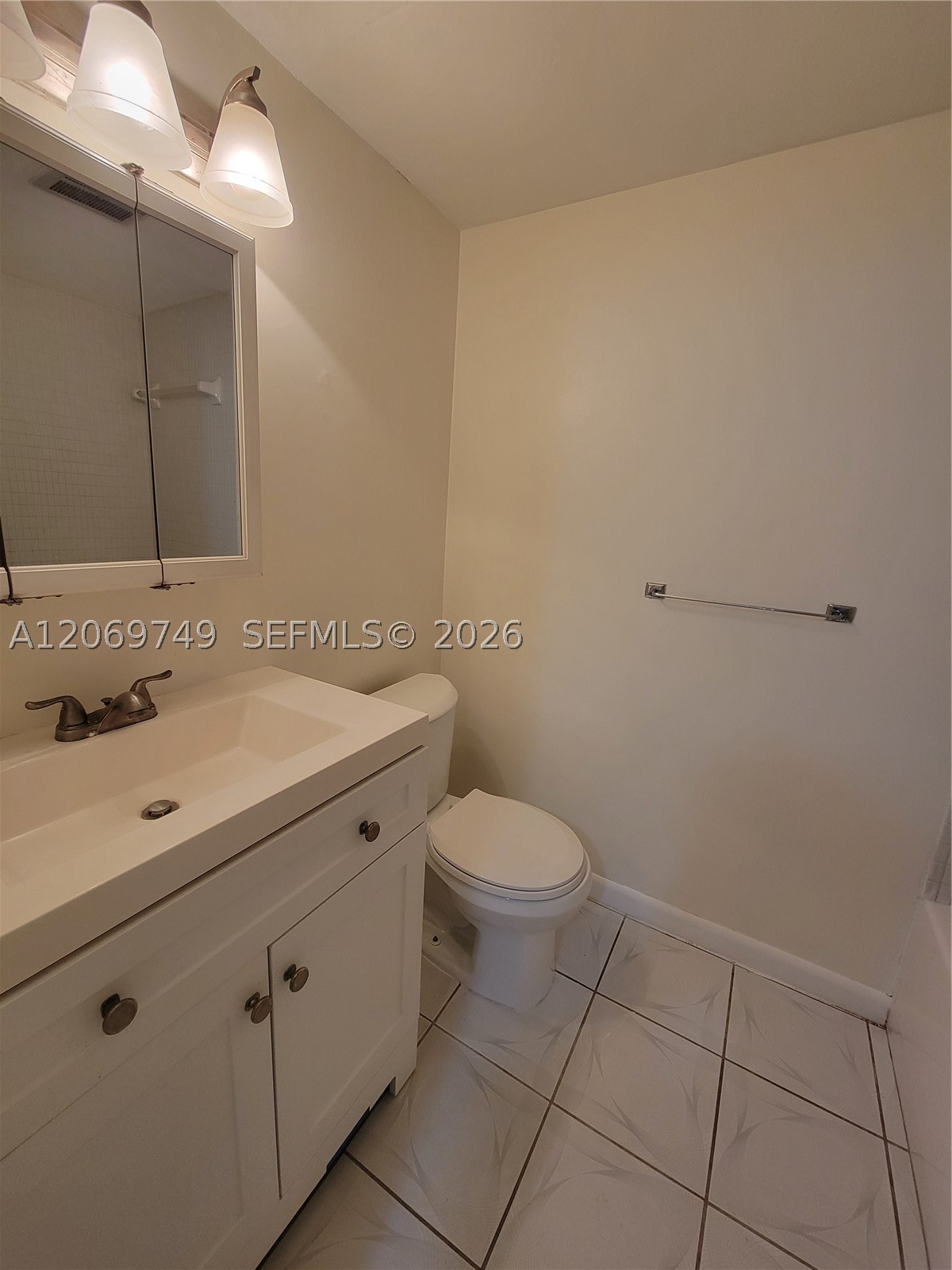 1425 Arthur St 101a Property Photo 7