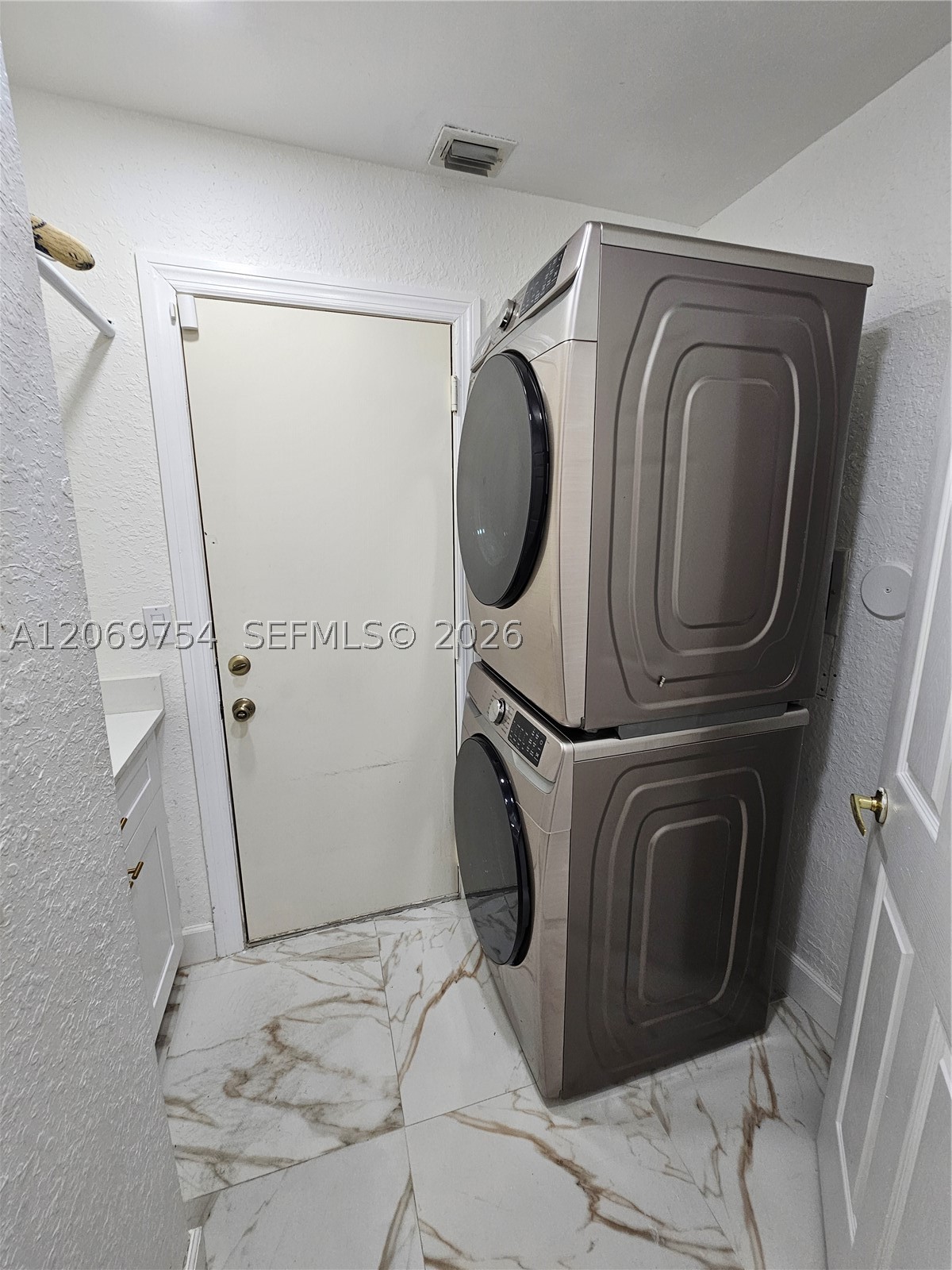 387 Nw 107th Ave Property Photo 15