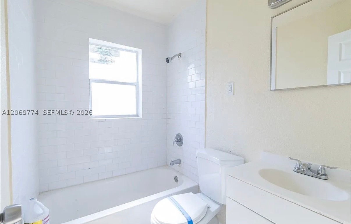 708 N 14th St B Property Photo 6