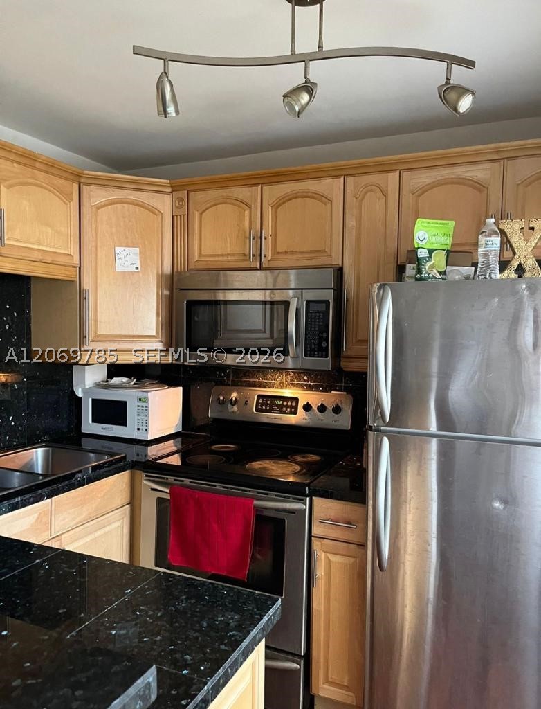 3239 W Trade Ave 2 Property Photo 1