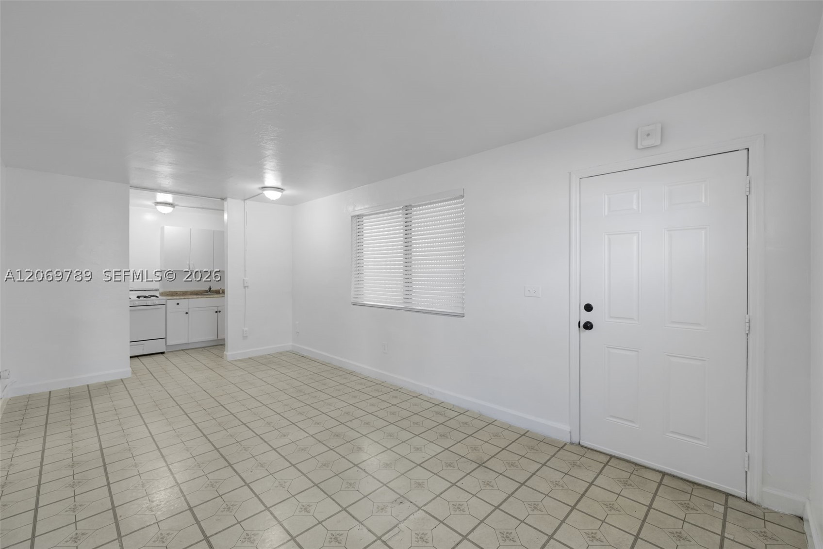 126 Sw 18th Ave 4 Property Photo 4