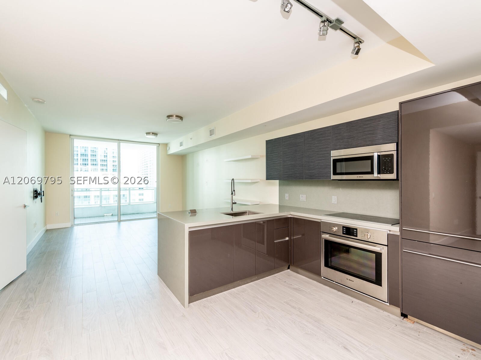 1080 Brickell Ave 2206 Property Photo 5