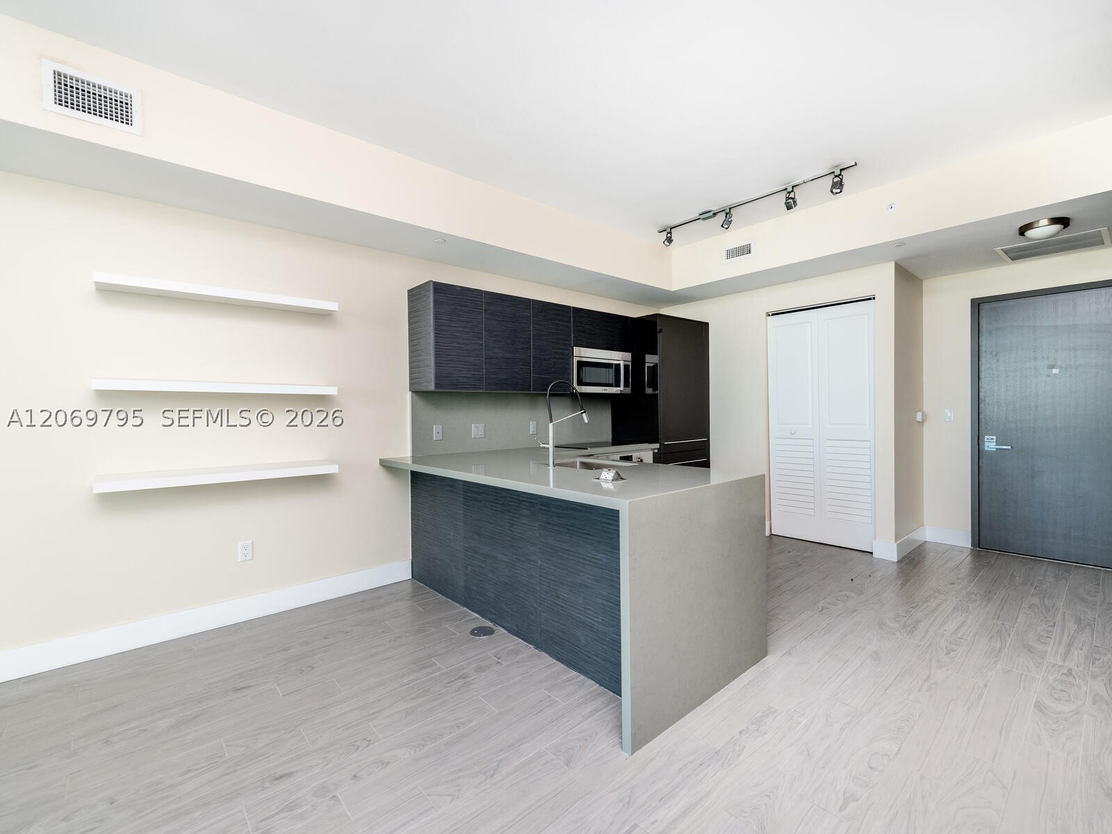 1080 Brickell Ave 2206 Property Photo 9
