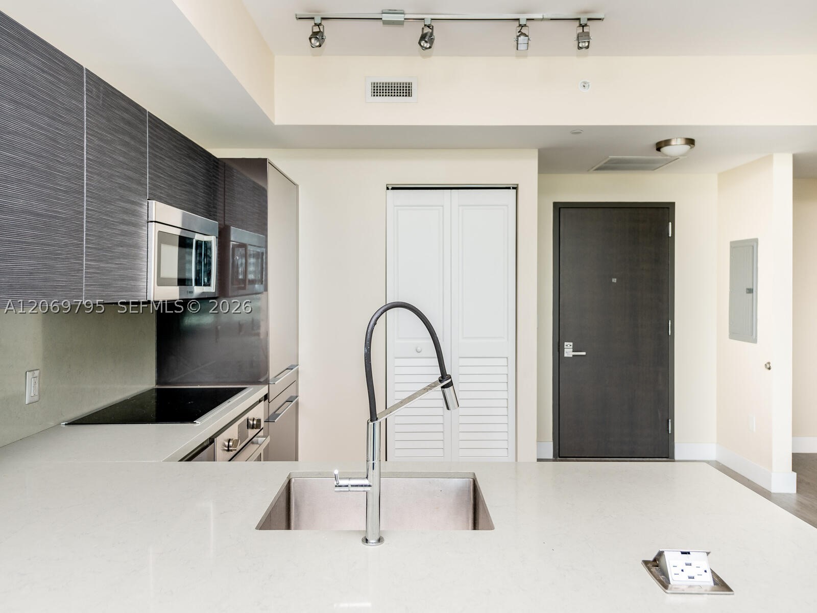 1080 Brickell Ave 2206 Property Photo 10