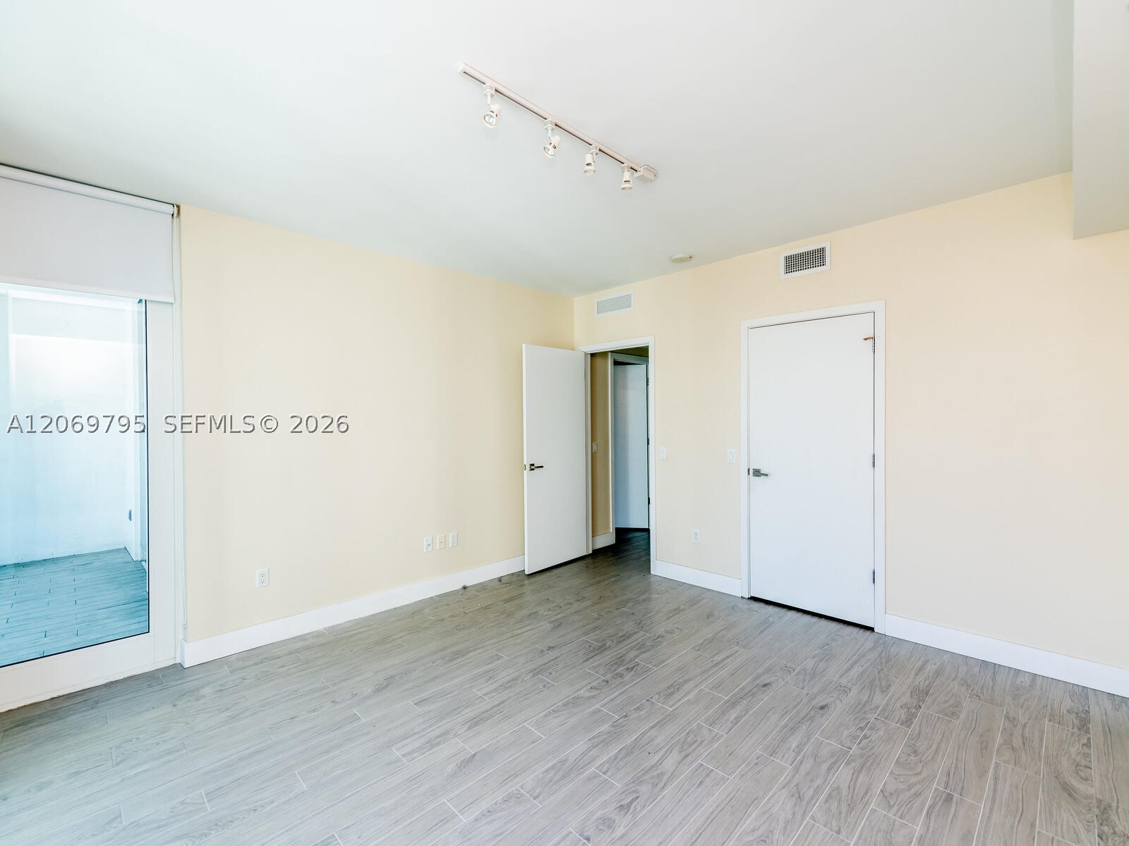 1080 Brickell Ave 2206 Property Photo 20