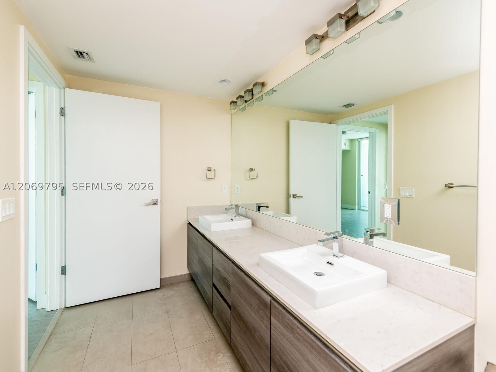 1080 Brickell Ave 2206 Property Photo 24