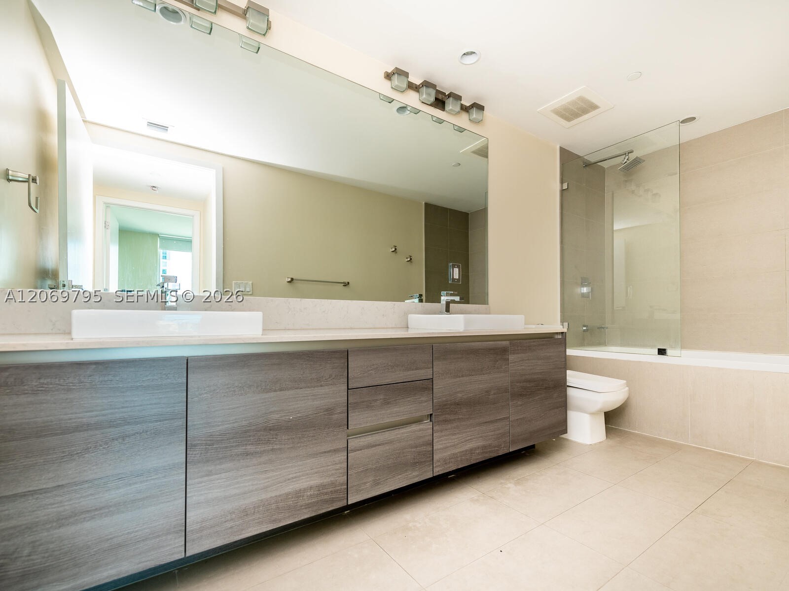 1080 Brickell Ave 2206 Property Photo 25