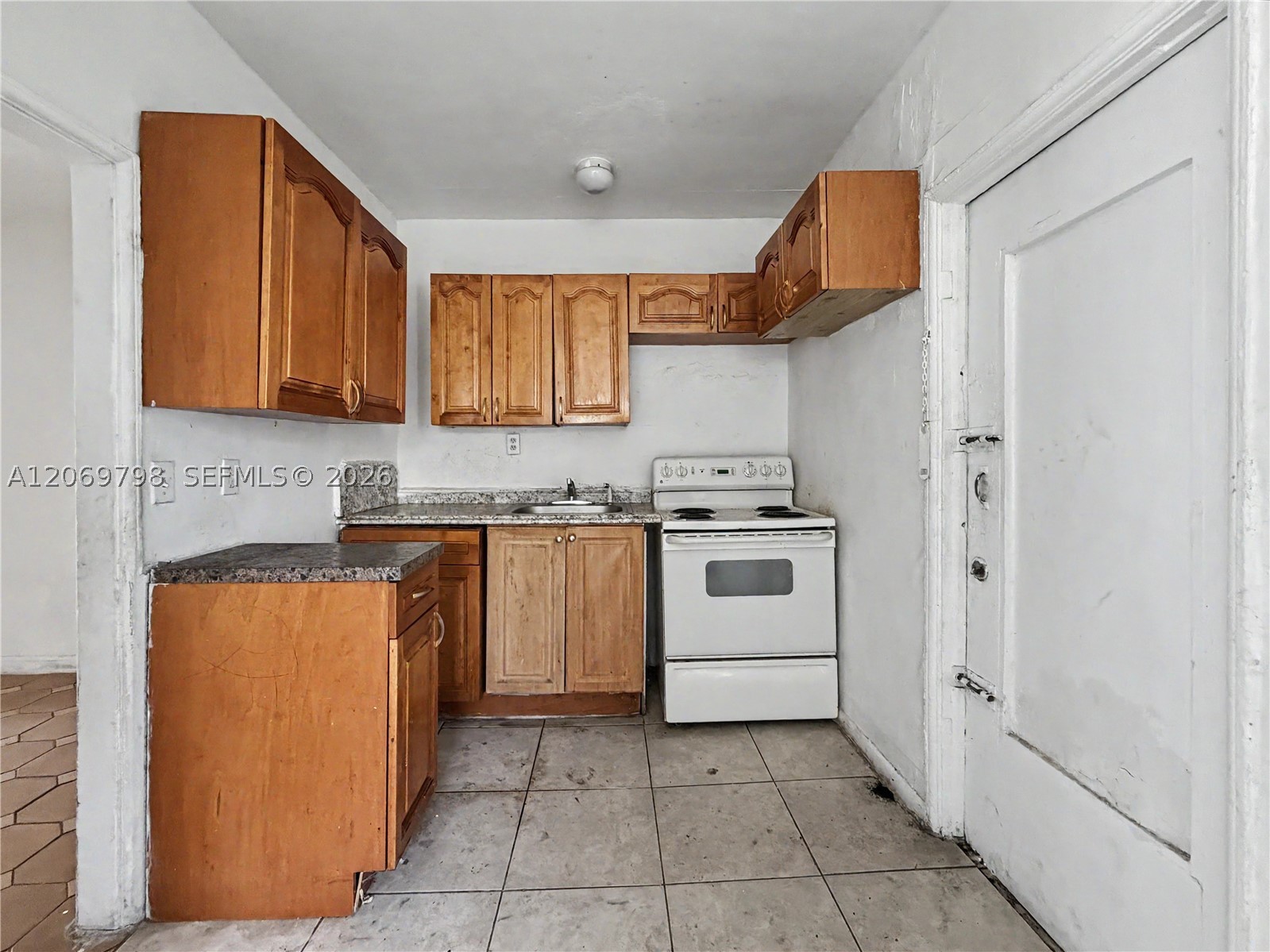2728 Nw 3rd St Property Photo 9