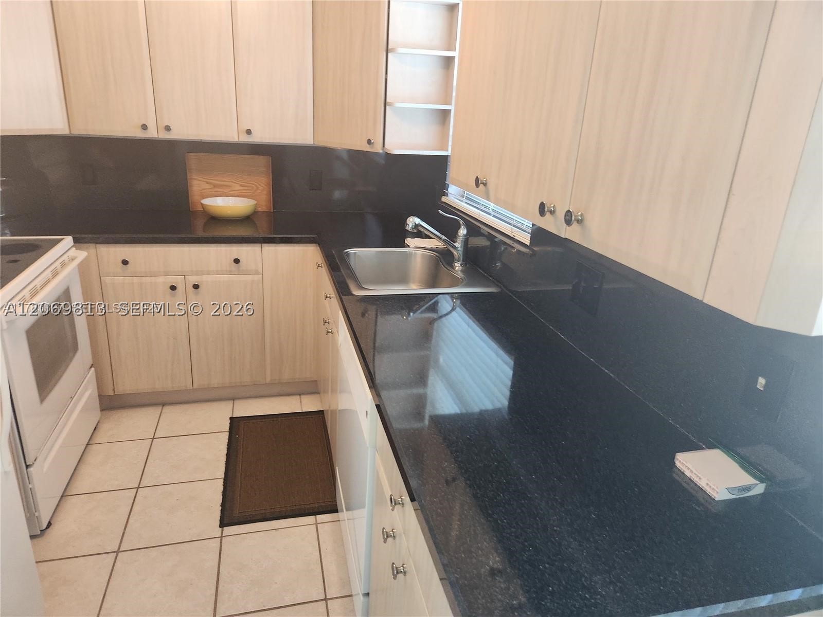 524 Tilford X 524 Property Photo 6