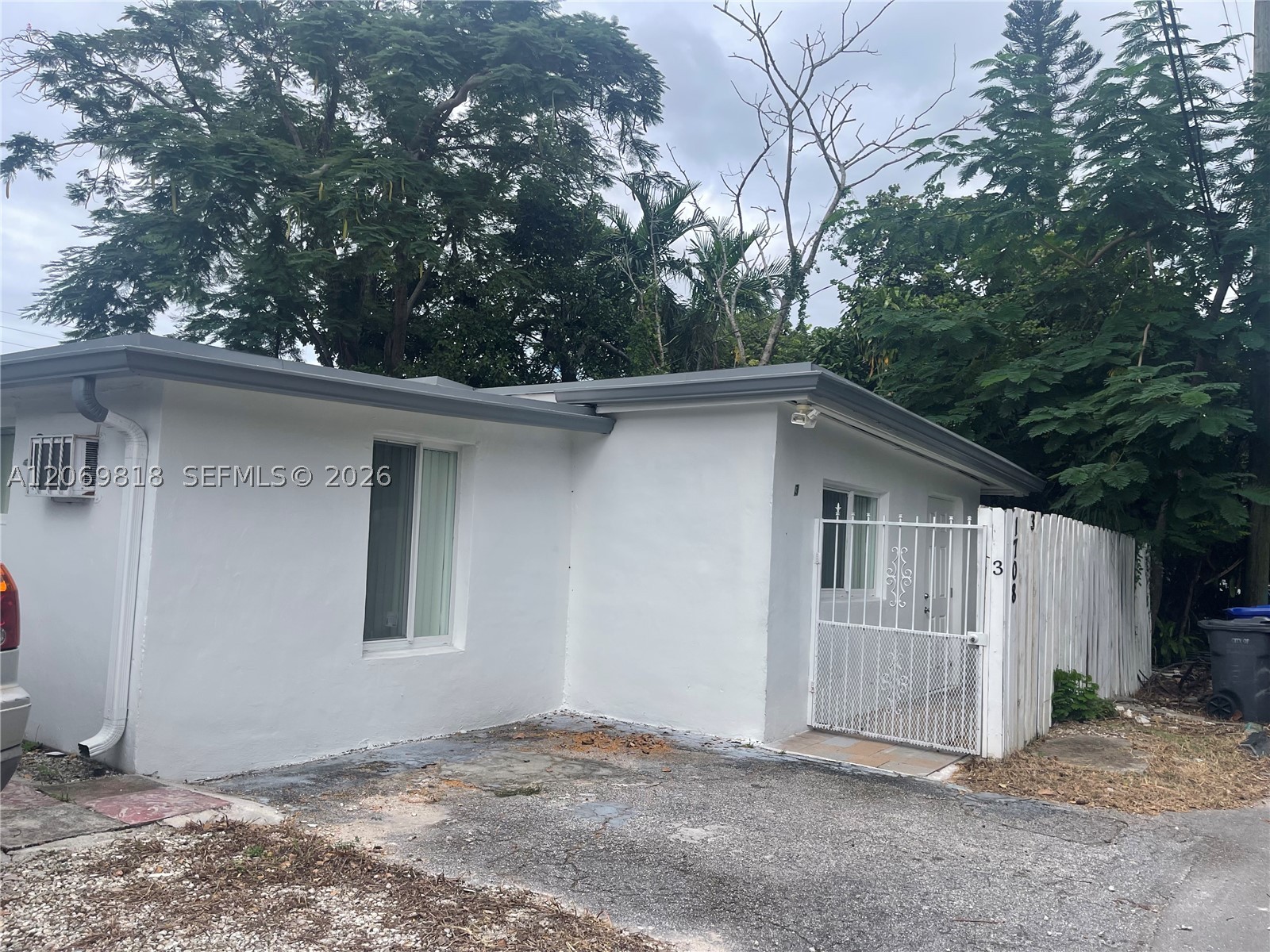 1708 Taft St 3 Property Photo 8